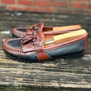 Johnston & Murphy Aragon II Kiltie Tassel Loafer Black & Antique Mahogany  E6